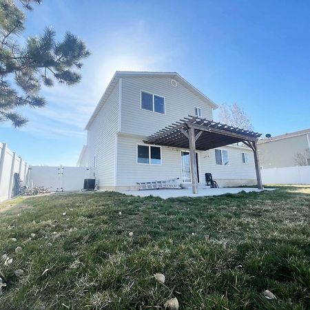 Private Room With Shared Spaces In Fully Equipped Lehi Home Esterno foto